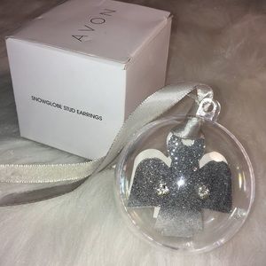 Avon stud earrings gift set ornament